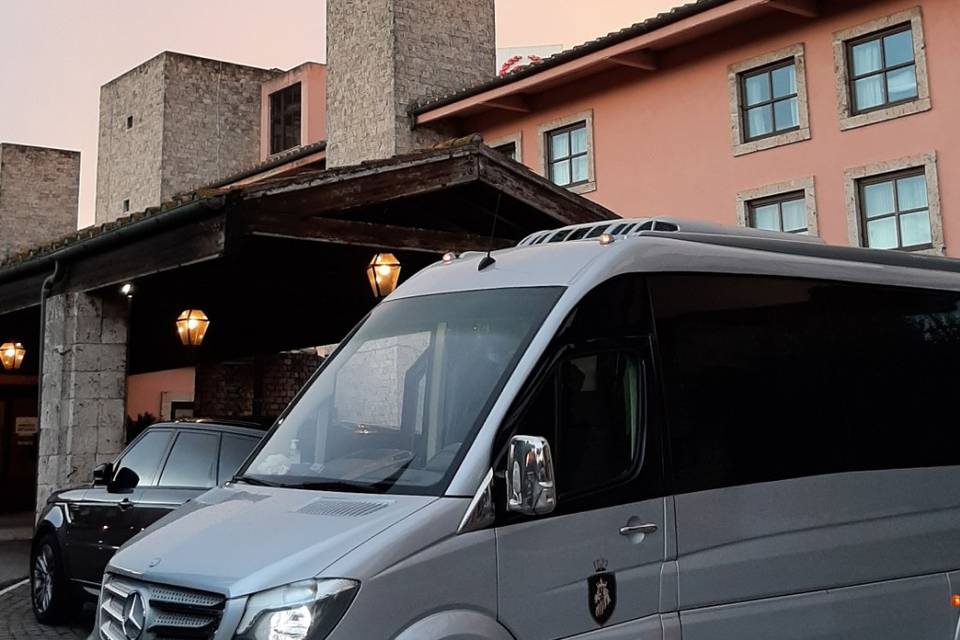 Minibus 23 posti lusso