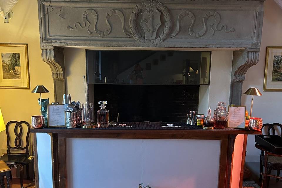 Bancone bar personalizzato con fiori