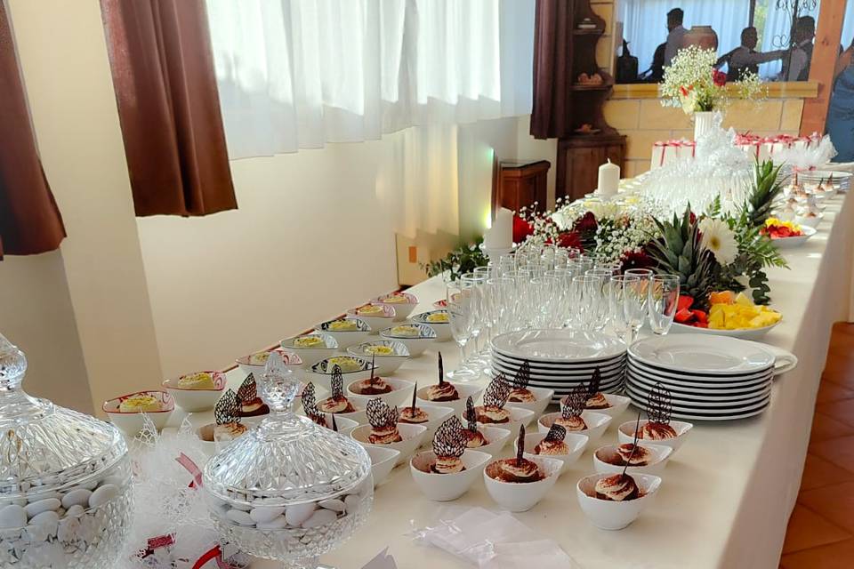 Buffet di dolci e frutta