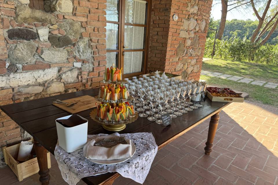 Aperitivo nel loggiato