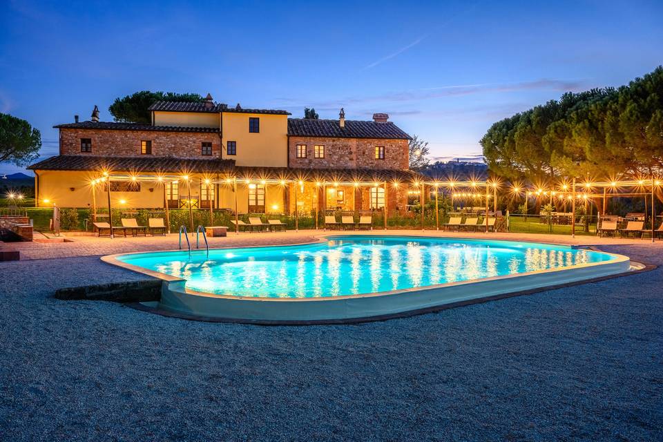 Piscina di notte