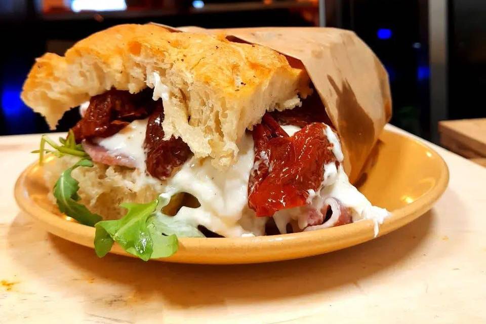 Focaccia farcita