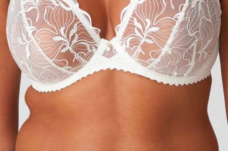 Scollatura profonda e sostegno