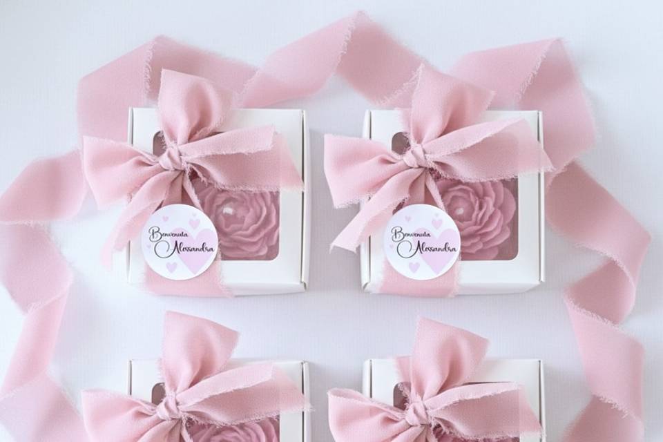 Peonia in scatolina con confet