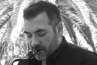 Simone Marra: Sax, Piano, Voce