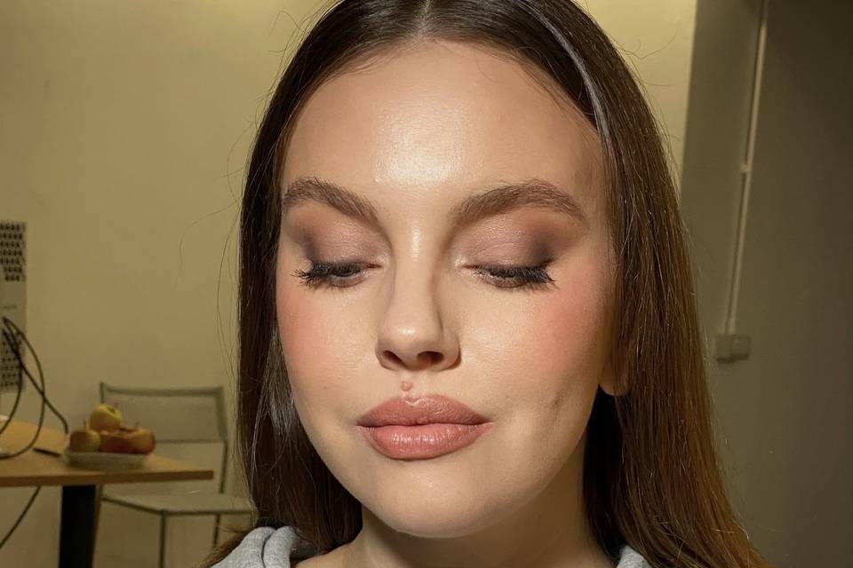 Soft glam look