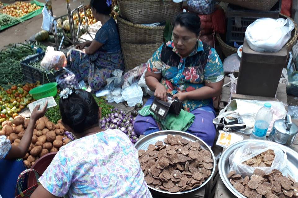 Myanmar mercato di Bagan