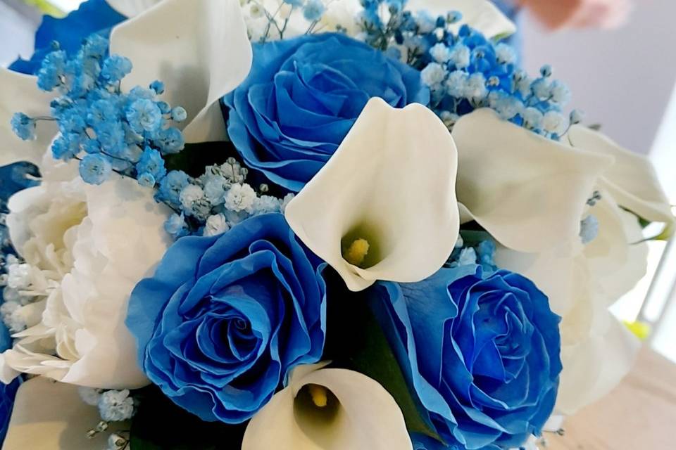 Bouquet in blue