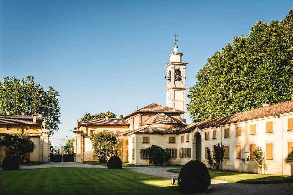 L'aperitivo nel cortile