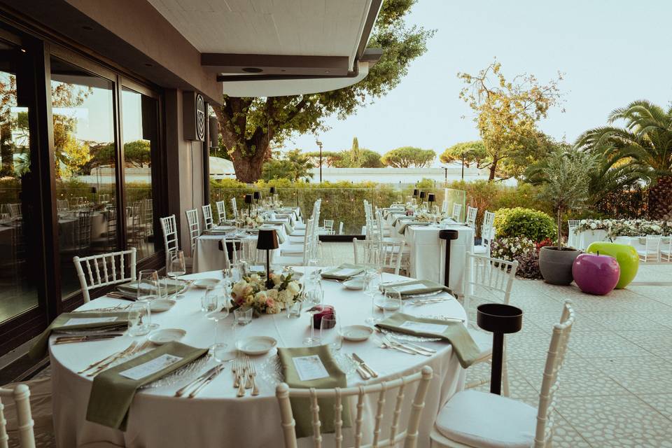 La tavola degli invitati