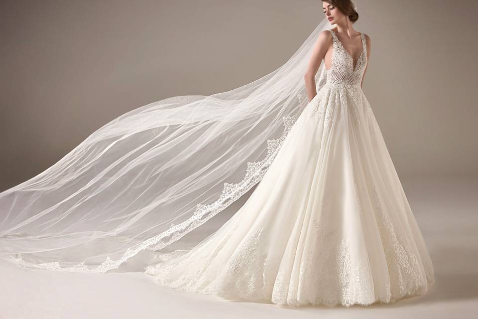 Pronovias art: adwoa