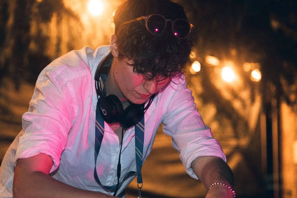 Foto rappresentative dj set