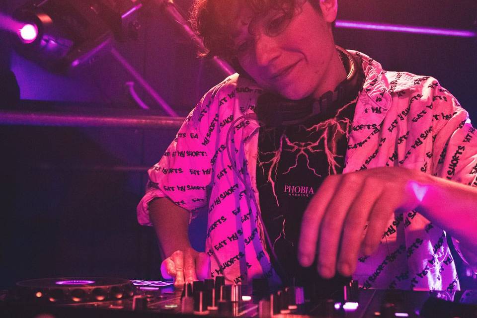 Foto rappresentative dj set