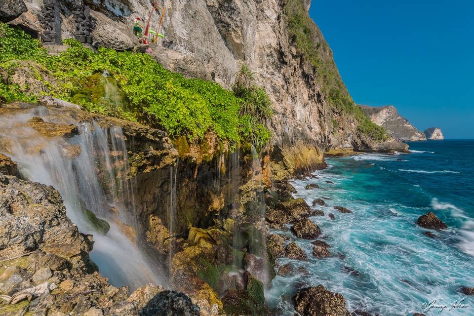 Peguyangan waterfall