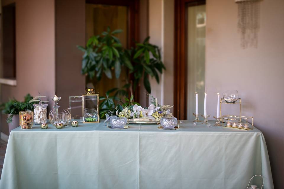 Tavolo confettata