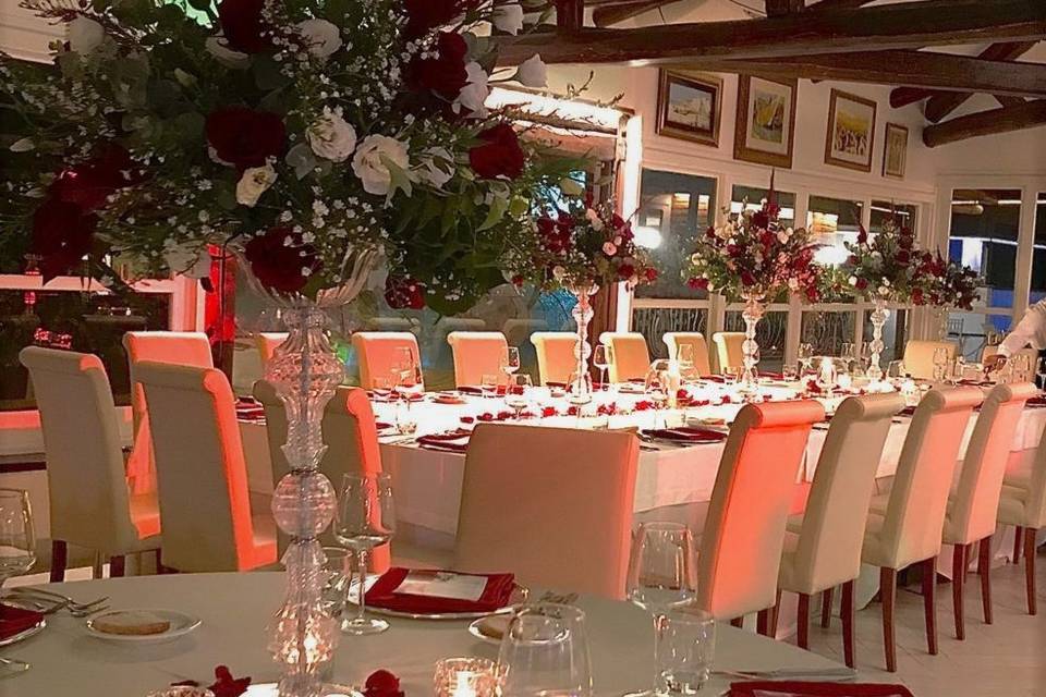 Tavolo imperiale rose rosse