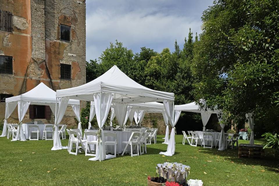 Buffet in giardino