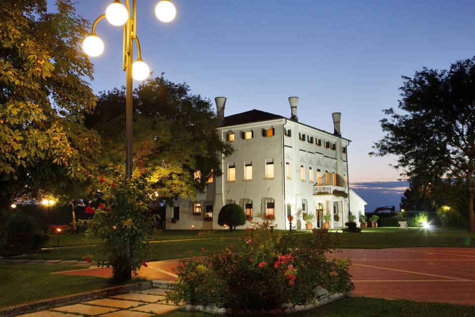 Villa dei Dogi by night