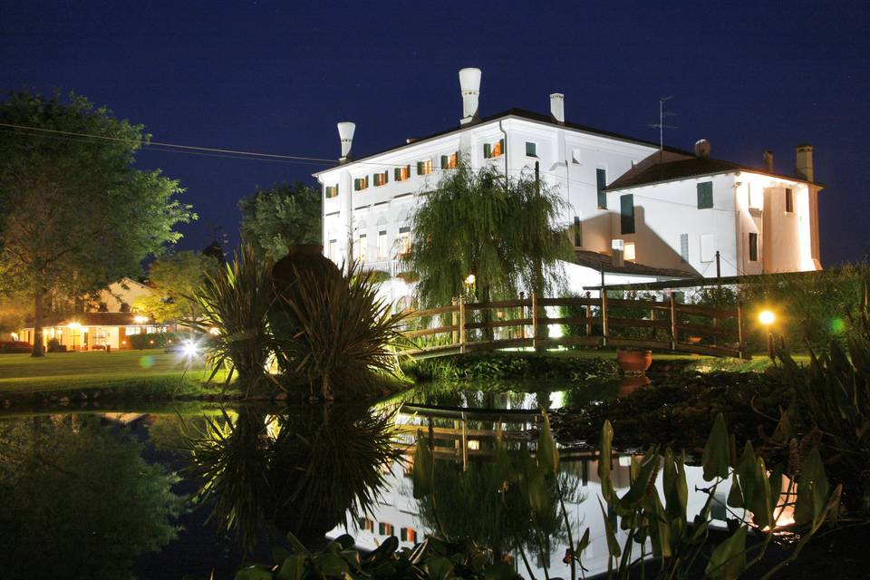 Villa dei Dogi by night