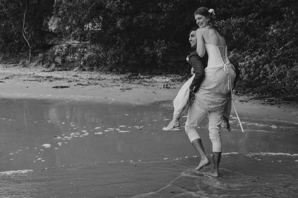 Mare e piedi nudi