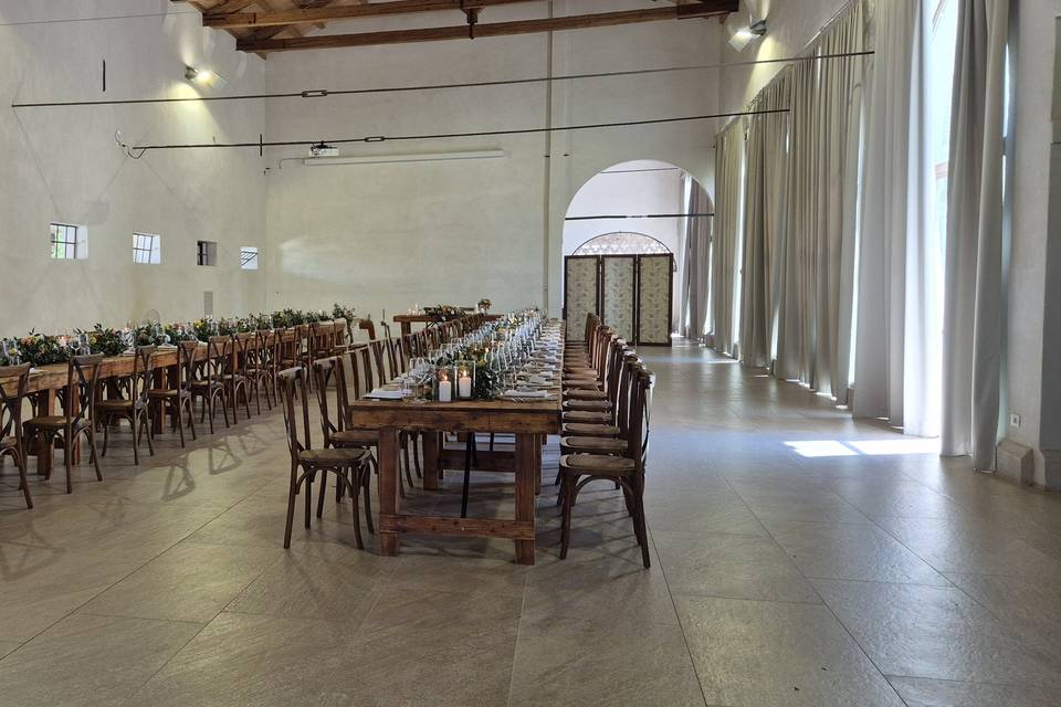 Naked country table