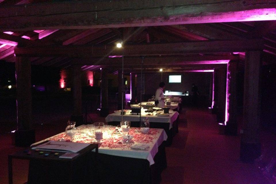 Buffet by night