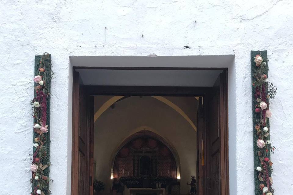 Decorazione ingresso chiesa