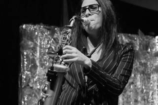 Elisa Viviani Dj e Saxofonista