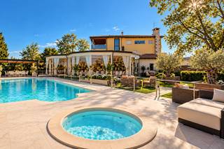 Villa Riviera