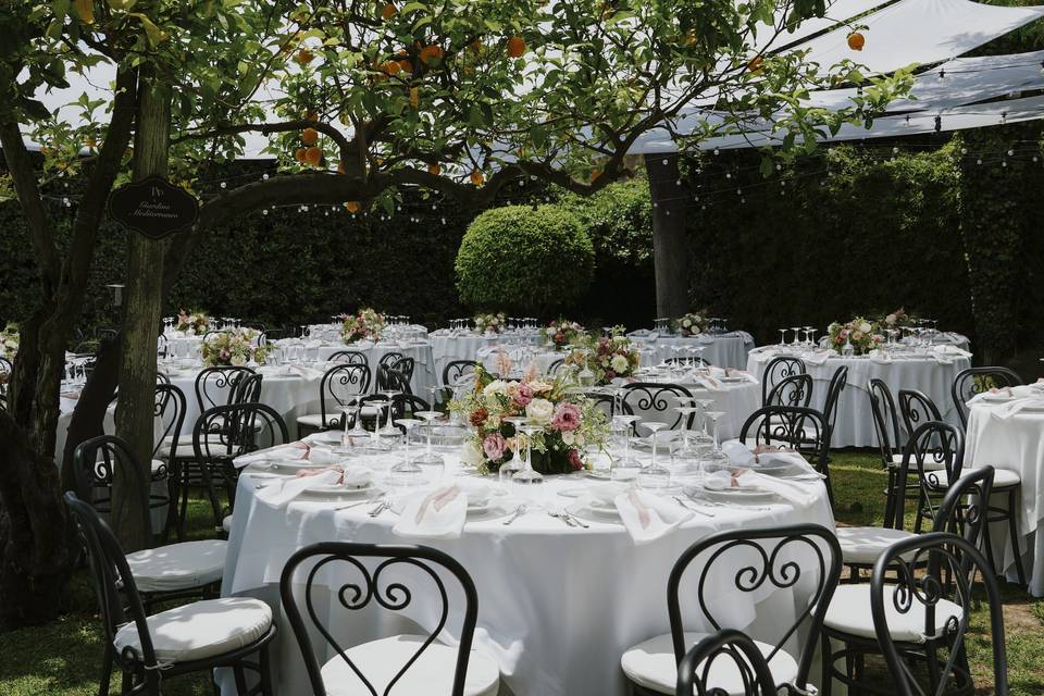 Allestimento tavoli
