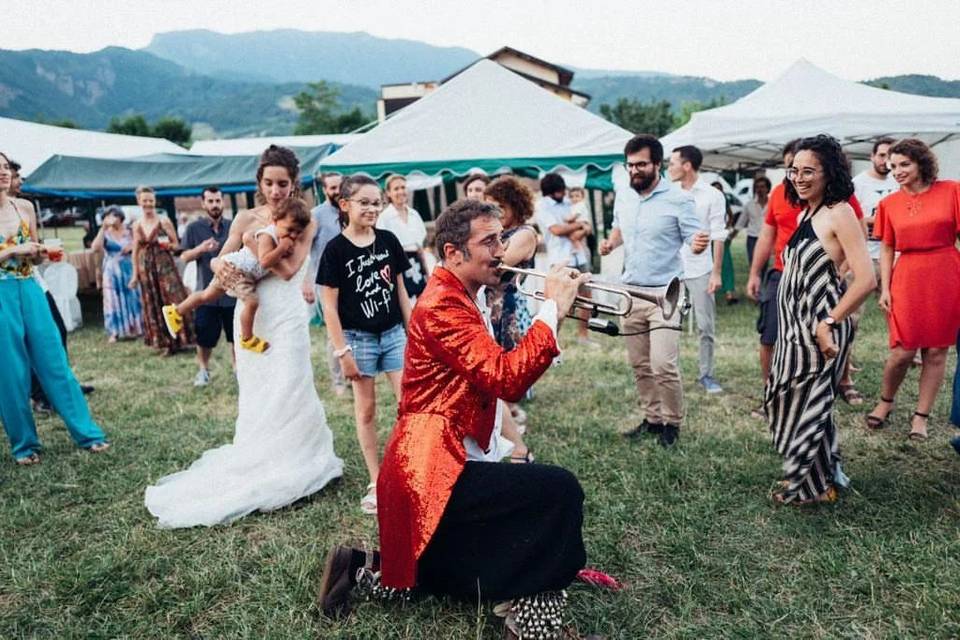 Matrimonio nel prato