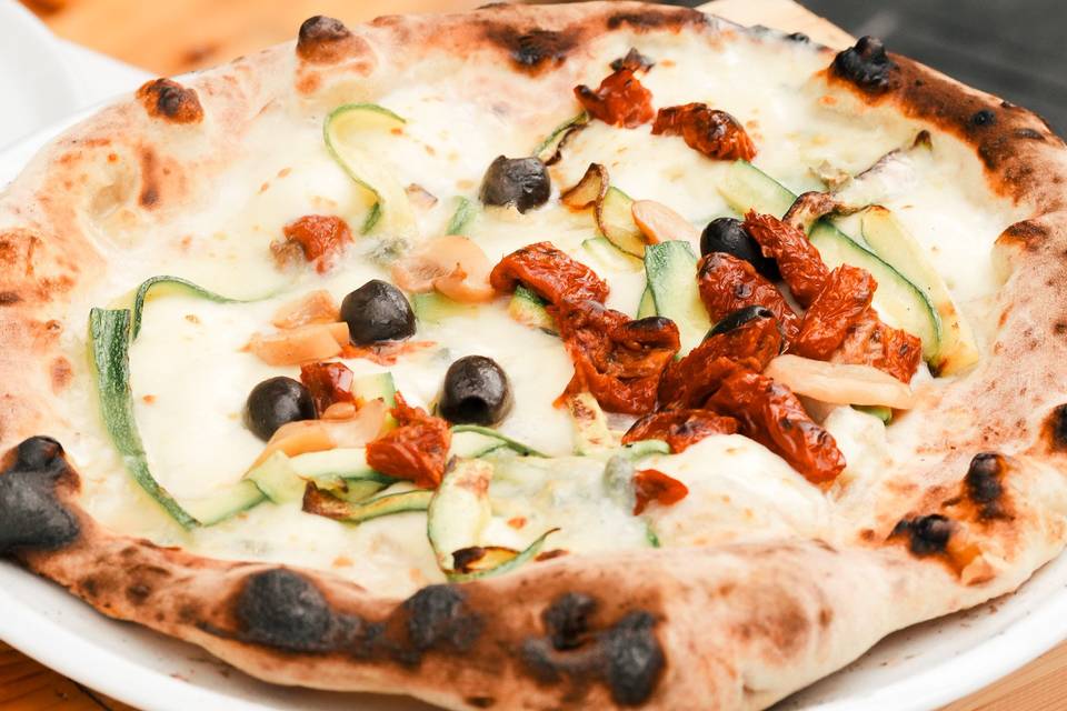 Pizza bianca con verdure
