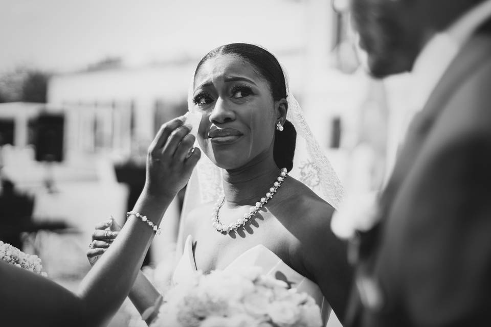 Sposa commossa