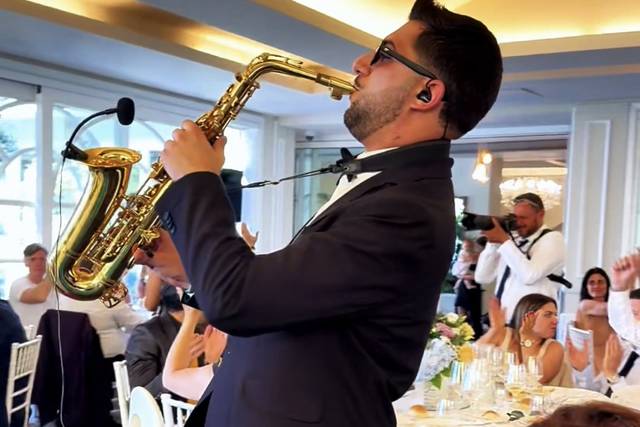 Live sax