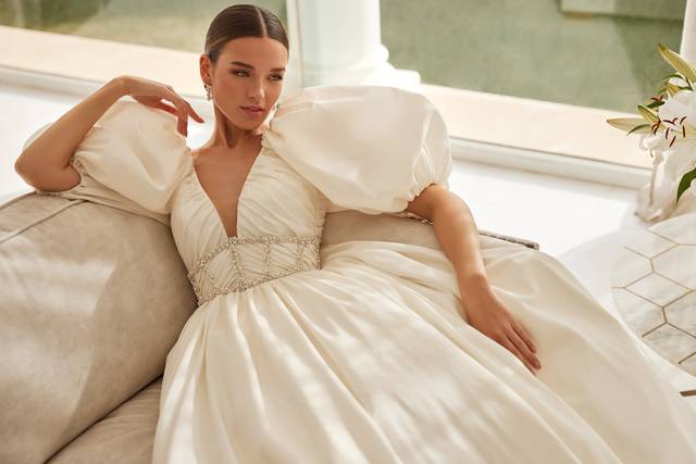 Collezioni Abiti da Sposa  Abiti Sposa e Sposo Collezione 2024 - Atelier  Vestiti Nuziali per Vicenza, Verona, Padova, Rovigo, Treviso(Veneto) e  Trento(Trentino Alto Adige).