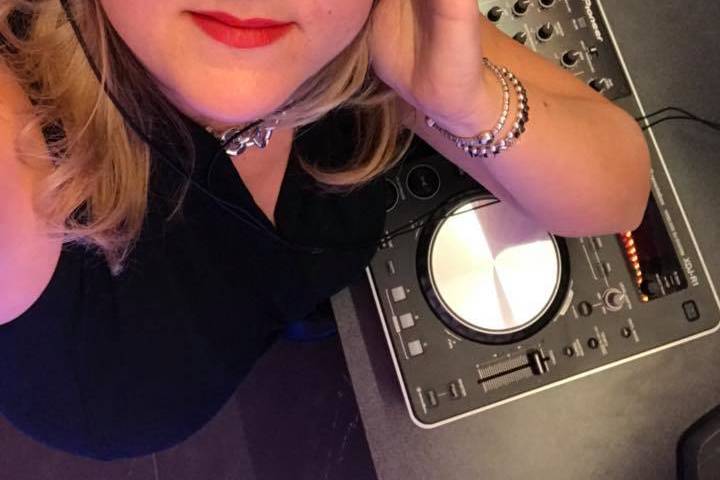 DJ Lili Bloom