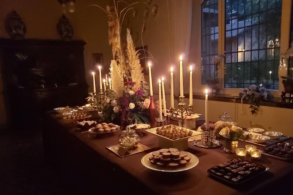 Sala da pranzo e buffet dolci