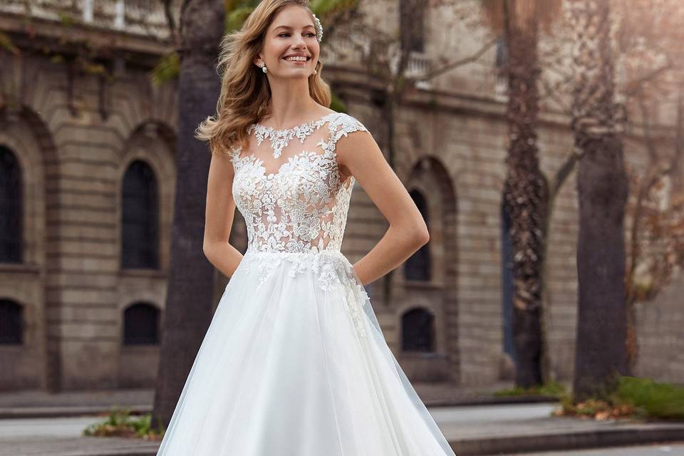 White one by pronovias