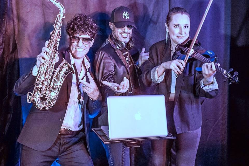 Trio dj sax e violino