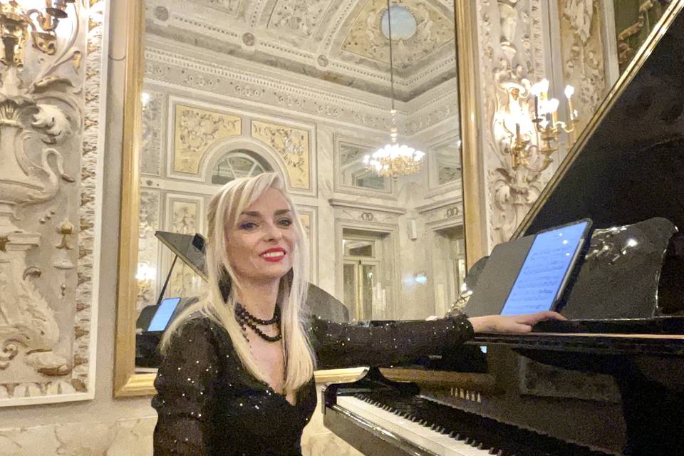 Piano , Luxury Event .