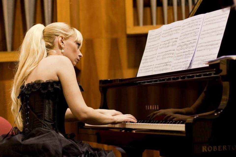 Pamela Burrini, pianista