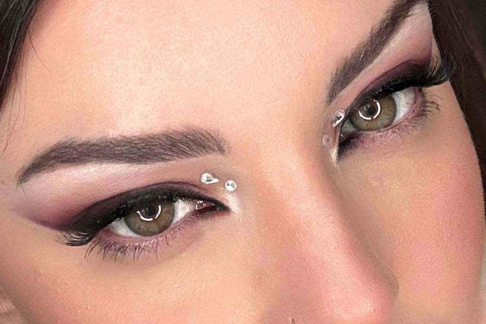 Glam make-up