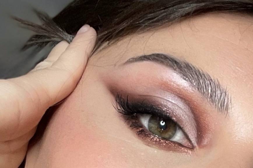 Glam make-up