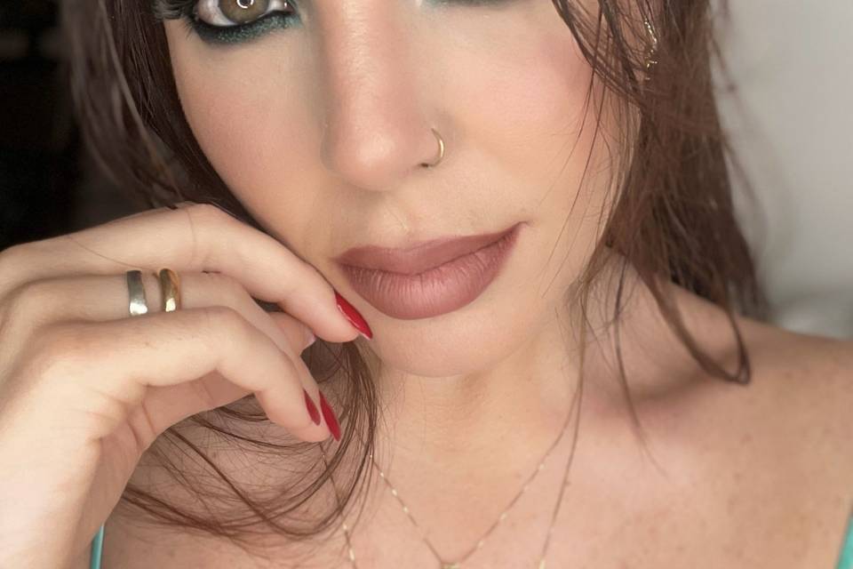 Glam make-up