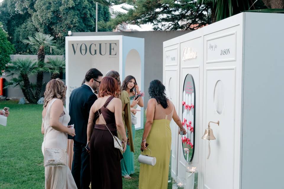 CABINA VOGUE & CHAMPAGNE WALL
