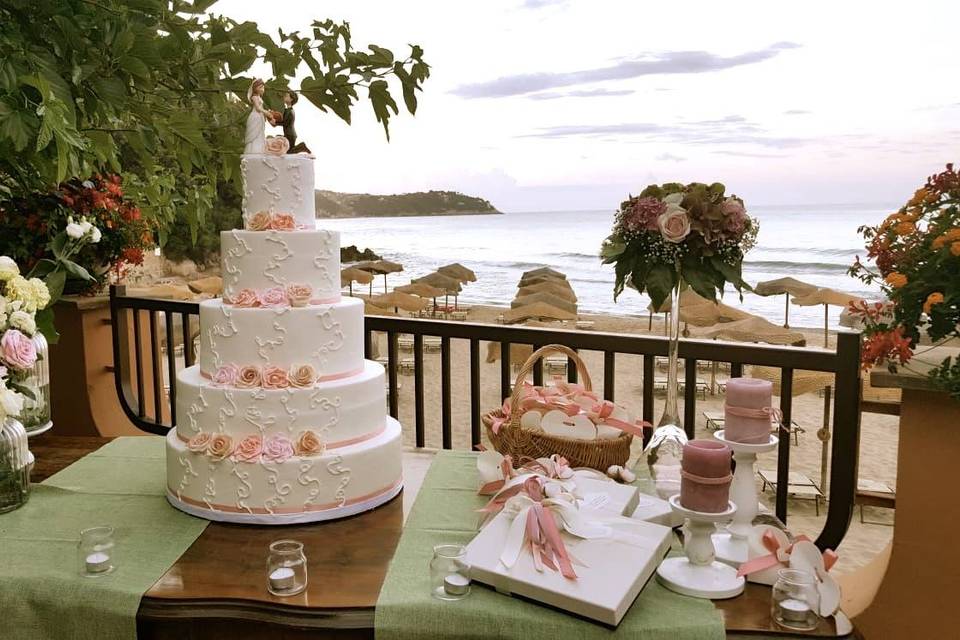 Wedding cake con vista mare