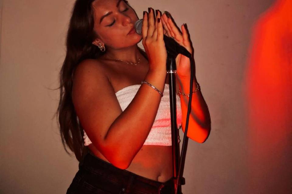 La cantante Valentina Dal Cors