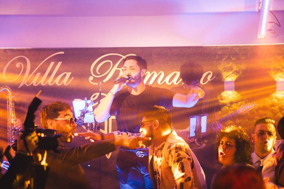 Show live