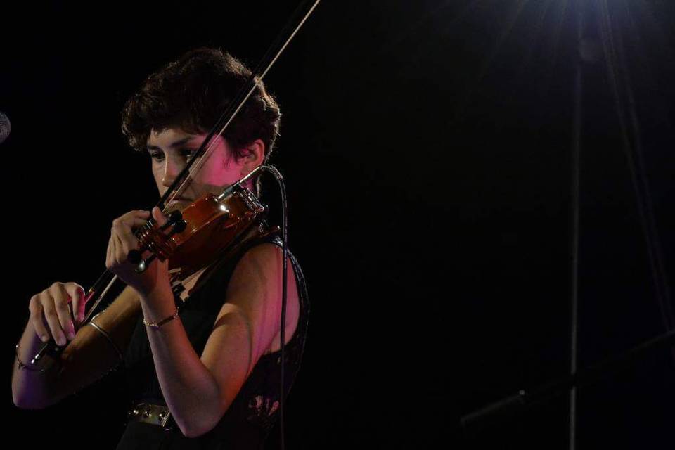Pop Laura Violinista