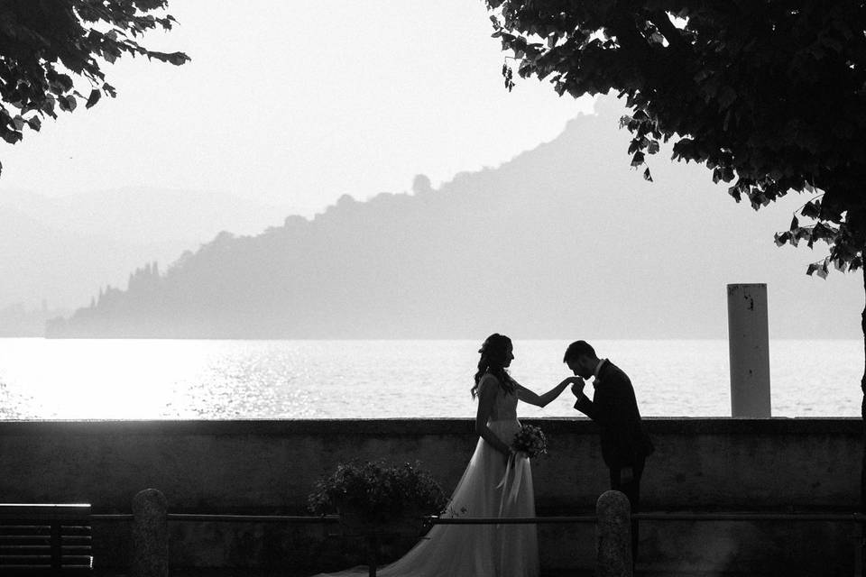 Sposi sul lago